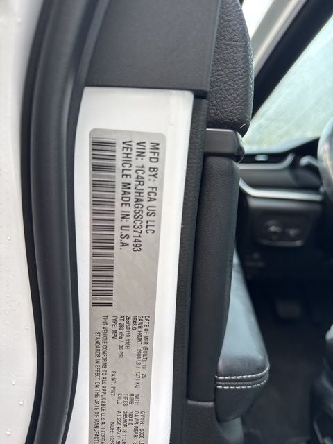 2025 Jeep Grand Cherokee Laredo