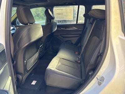 2025 Jeep Grand Cherokee Laredo X