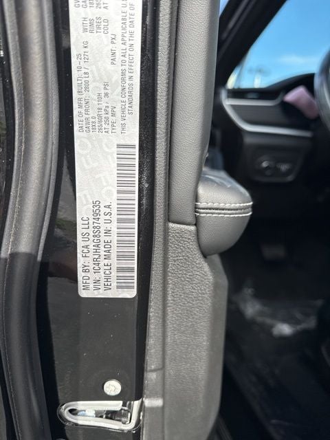 2025 Jeep Grand Cherokee Laredo