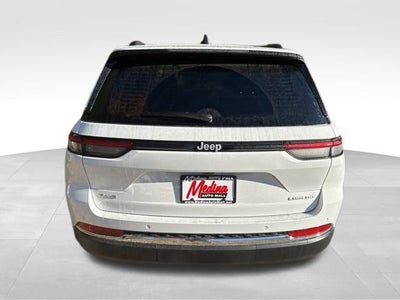 2025 Jeep Grand Cherokee Laredo