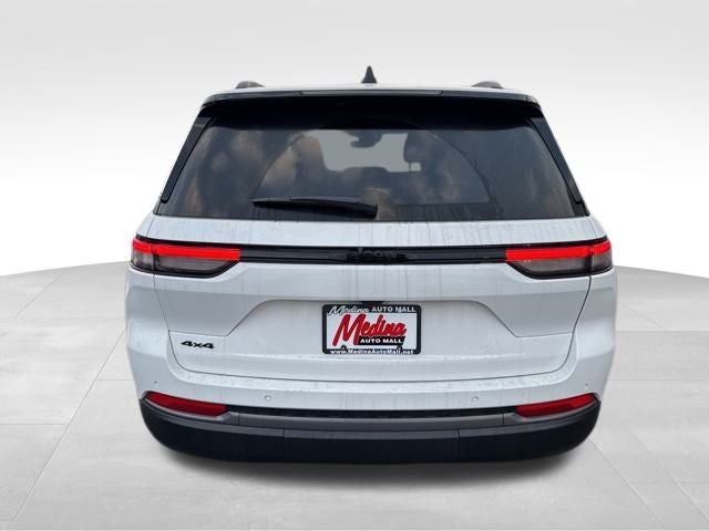 2026 Jeep Grand Cherokee Laredo