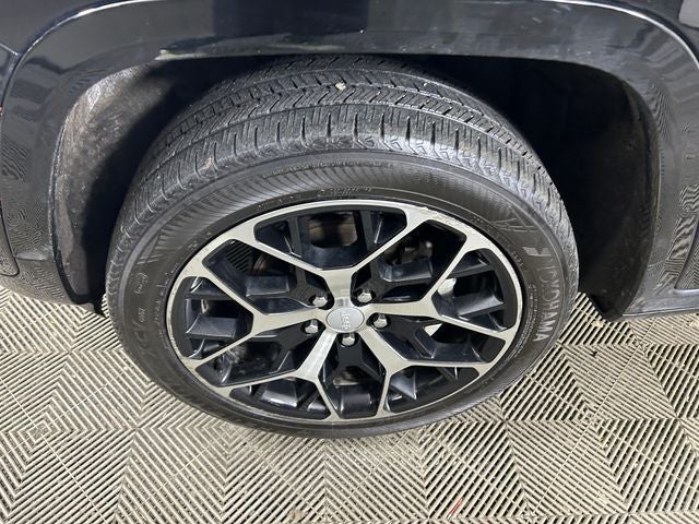 2022 Jeep Grand Cherokee Summit