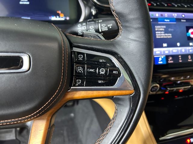 2022 Jeep Grand Cherokee Summit