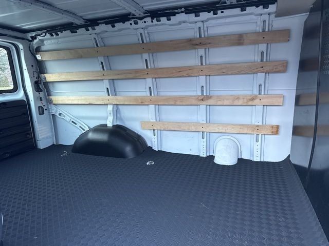 2024 Chevrolet Express 2500 Work Van Cargo