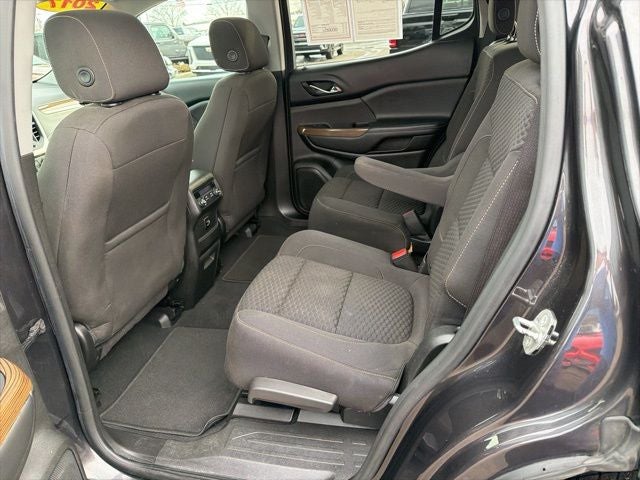 2017 GMC Acadia SLE-2