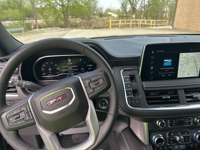 2023 GMC Yukon SLT