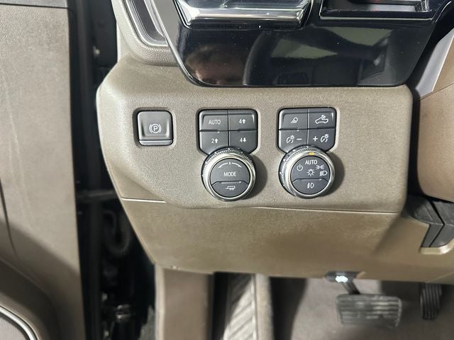 2025 GMC Sierra 3500HD SLT