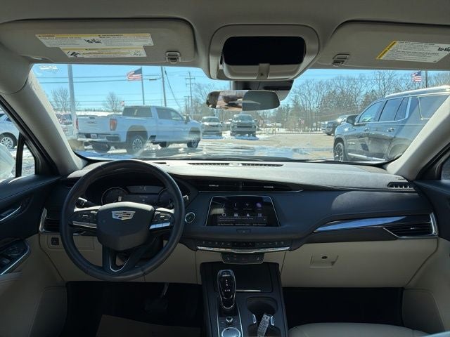 2022 Cadillac XT4 Luxury