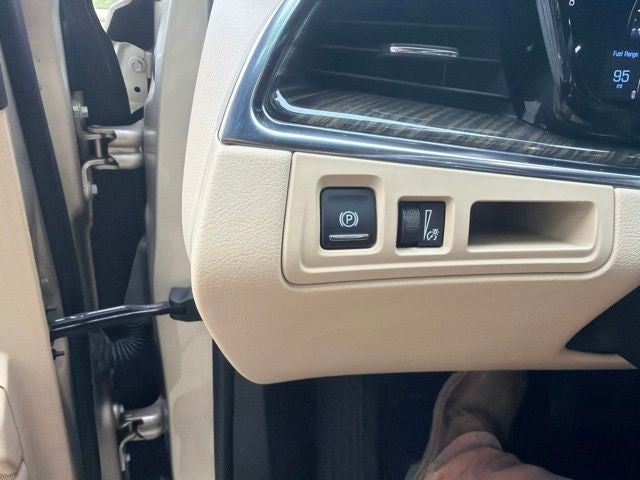 2017 Cadillac XT5 Base