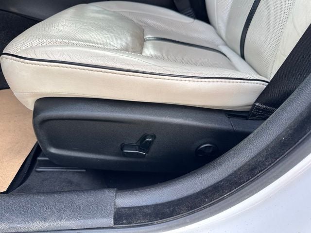 2013 Chrysler 300 Base