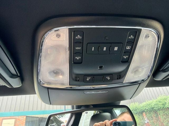 2023 Chrysler 300 S