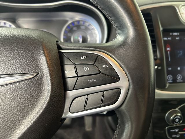 2017 Chrysler 300 Limited