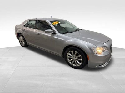 2016 Chrysler 300 Limited