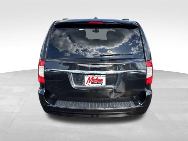 2016 Chrysler Town & Country Touring