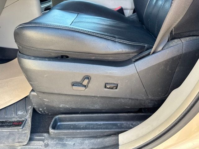 2015 Chrysler Town & Country Touring-L