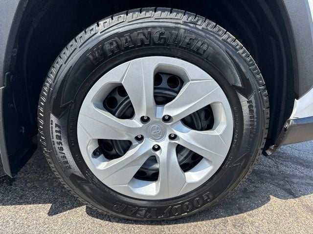 2020 Toyota RAV4 LE