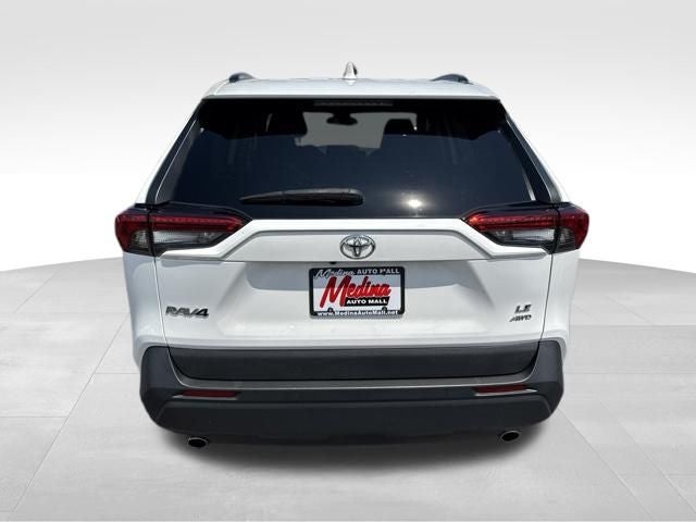 2020 Toyota RAV4 LE