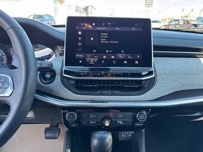 2023 Jeep Compass Latitude Lux