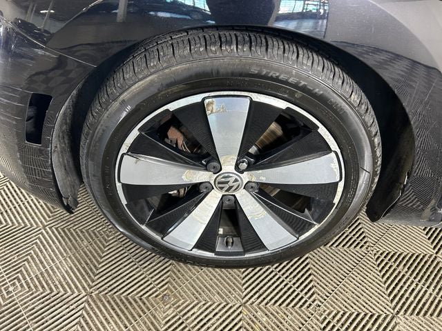 2012 Volkswagen Beetle 2.0 TSi