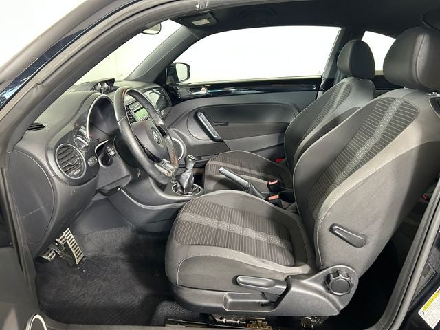2012 Volkswagen Beetle 2.0 TSi