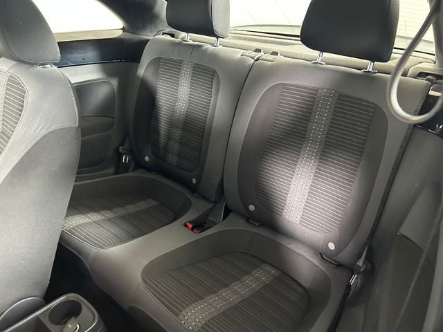 2012 Volkswagen Beetle 2.0 TSi