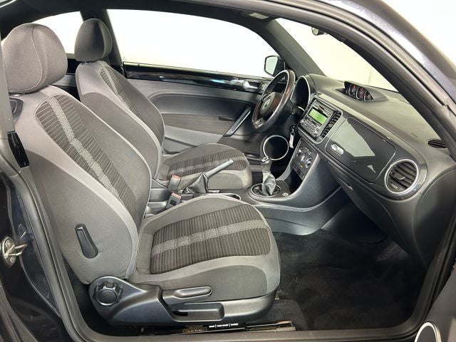 2012 Volkswagen Beetle 2.0 TSi