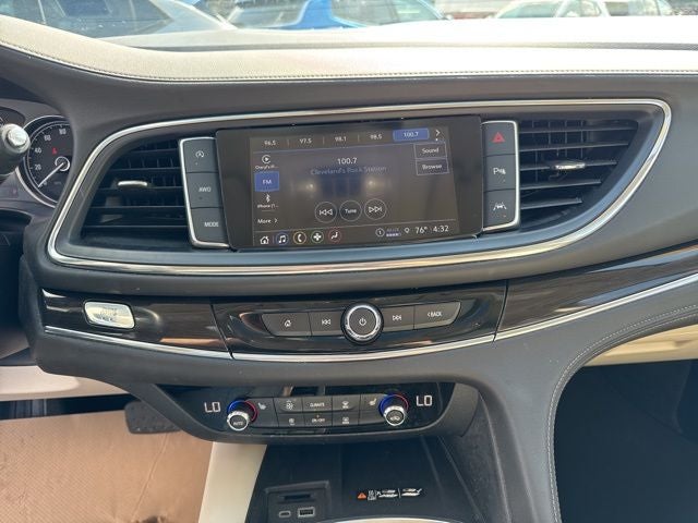 2024 Buick Enclave Essence