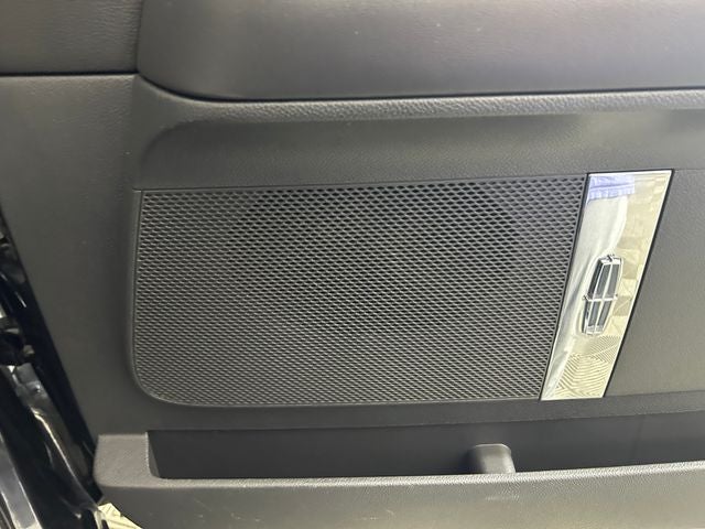 2014 Lincoln Navigator Base