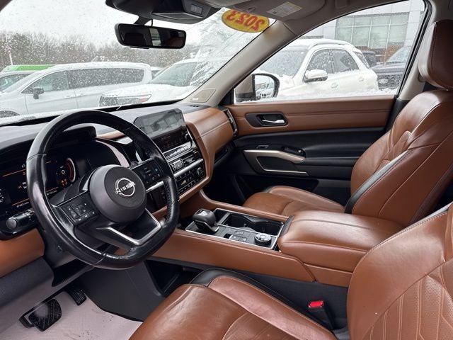 2023 Nissan Pathfinder Platinum