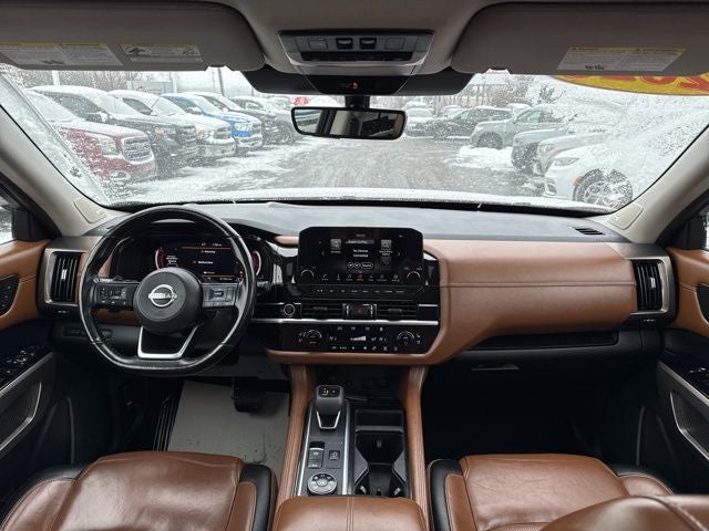 2023 Nissan Pathfinder Platinum