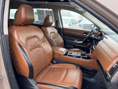 2023 Nissan Pathfinder Platinum