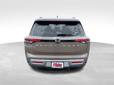 2023 Nissan Pathfinder Platinum