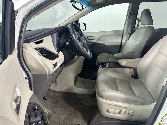 2016 Toyota Sienna XLE 7 Passenger