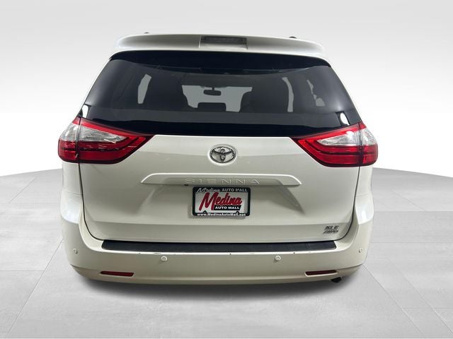 2016 Toyota Sienna XLE 7 Passenger