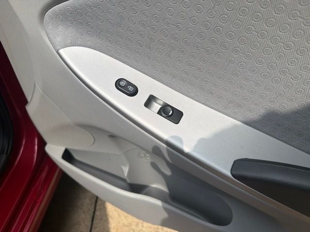 2013 Hyundai Accent SE