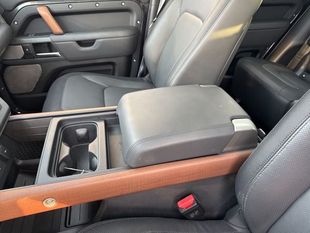 2023 Land Rover Defender 130 X-Dynamic SE