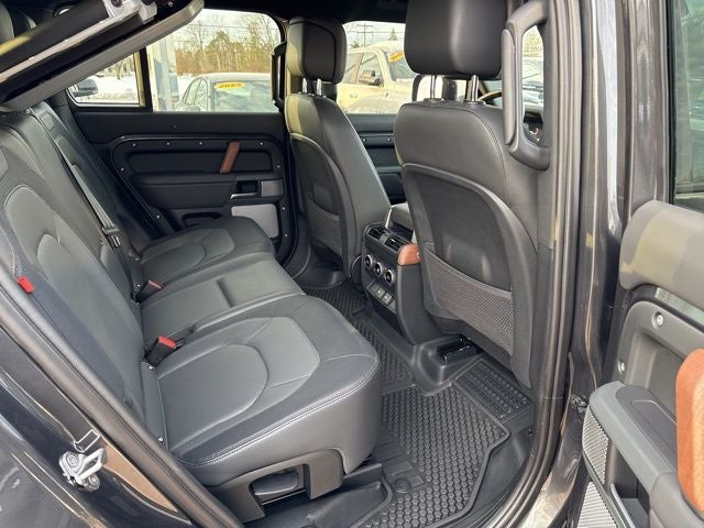 2023 Land Rover Defender 130 X-Dynamic SE