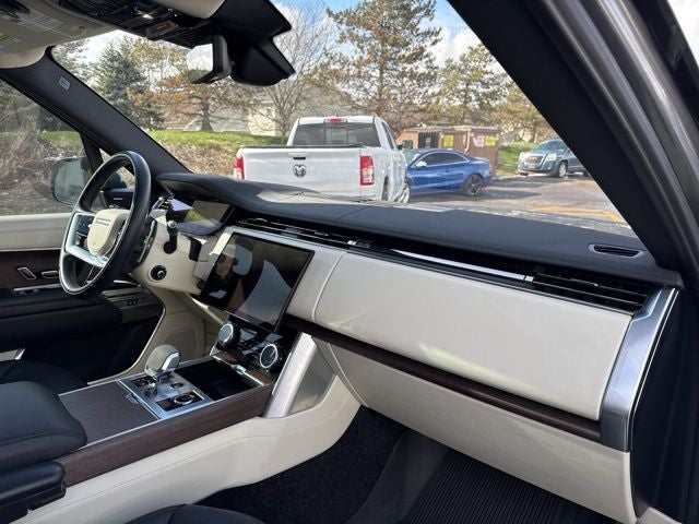 2023 Land Rover Range Rover SE