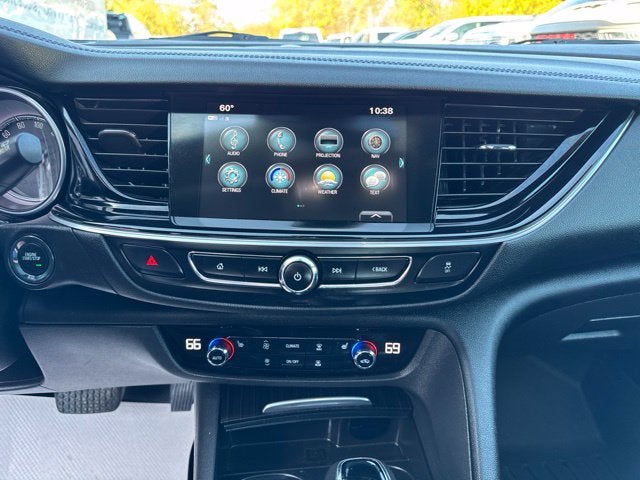 2018 Buick Regal TourX Essence
