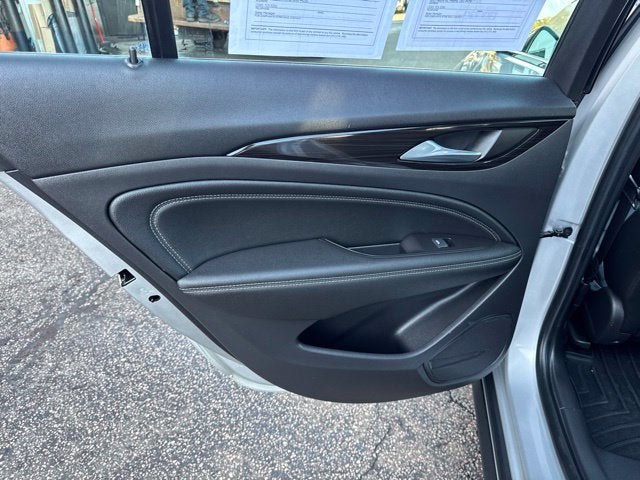 2018 Buick Regal TourX Essence