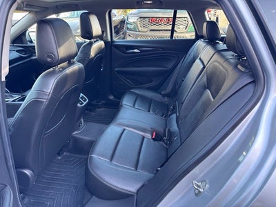 2018 Buick Regal TourX Essence