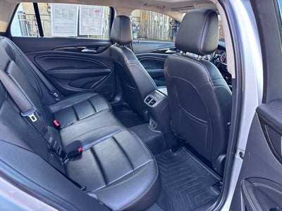 2018 Buick Regal TourX Essence