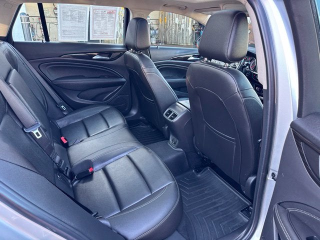 2018 Buick Regal TourX Essence