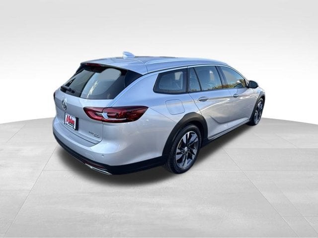 2018 Buick Regal TourX Essence