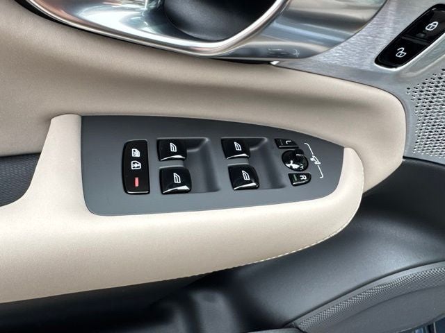 2025 Volvo XC90 B6 Ultra 2025.5