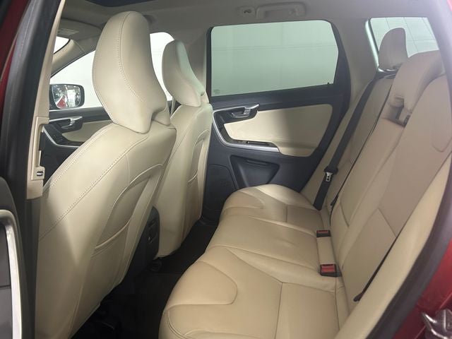 2016 Volvo XC60 T6 Drive-E