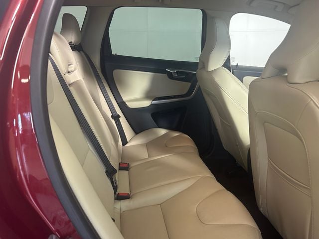2016 Volvo XC60 T6 Drive-E