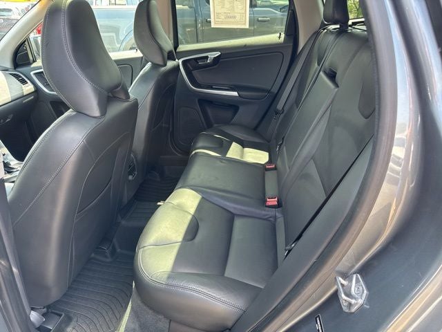 2016 Volvo XC60 T6 Platinum