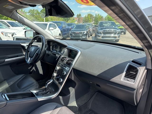 2016 Volvo XC60 T6 Platinum