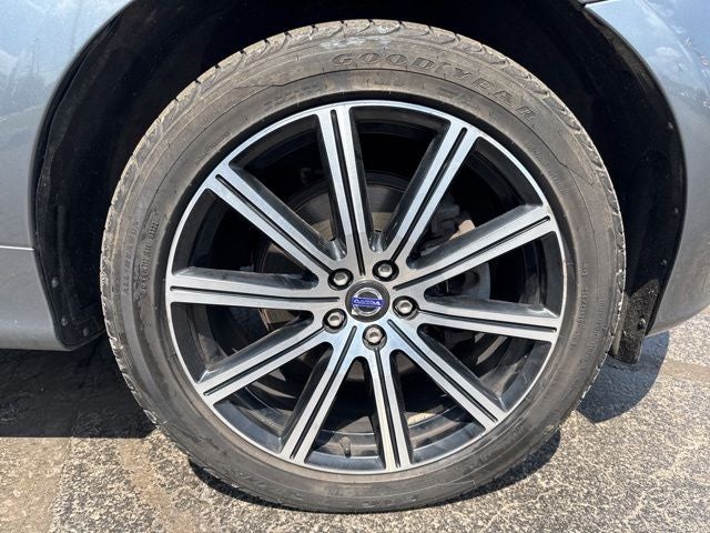 2016 Volvo XC60 T6 Platinum